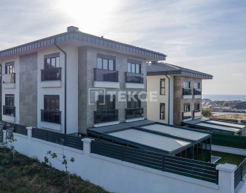 Villa with Outdoor Pool and Parking Space in İstanbul Beylikdüzü 2
