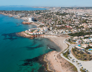 Alicante La Zenia'da Sosyal Olanaklara Yakın Şık Ev 7