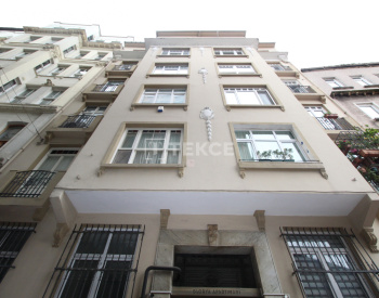 Tarihi Galata Kulesi'nde Deniz Manzaralı Eşyalı Daire 1
