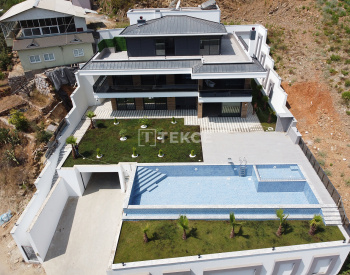 Alanya Tepe'de Doğa Manzaralı Şık Tasarımlı Müstakil Villa 3