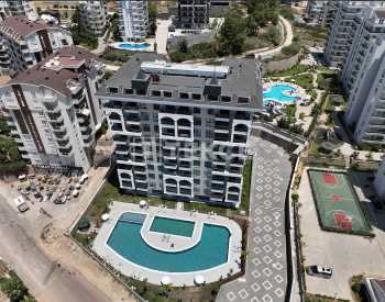 Magnificent Real Estate Within Walking Distance to the Beach in Alanya 1