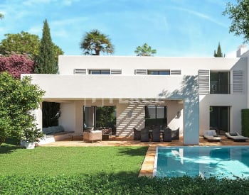 Elegant Houses Next to the Golf Course in Sotogrande Cadiz 1