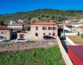Historic Country House with Pool in İzmir Foça 1