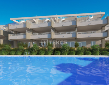 Estepona'da Doğa İle İç İçe Golf Sahalarına Yakın Daireler 2
