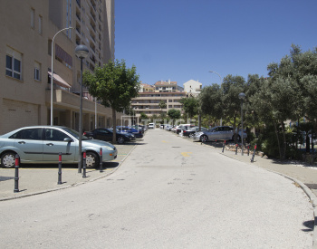 Benalmádena'da Modern Tasarımlı ve Jakuzili Yarı Müstakil Ev 10