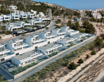 Finestrat’ta Dağ ve Deniz Manzaralı Lüks Villalar 12
