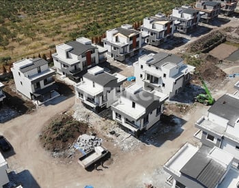 Maisons Dans Un Projet Sécurisé Avec Piscine À Dikili Izmir 4