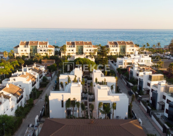 Zeezicht Huizen Op Exclusieve Locatie Nabij Strand In Marbella 7