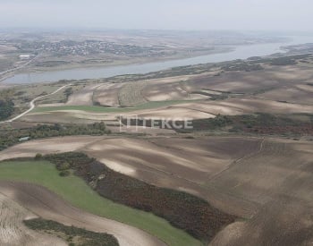 زمین هایی در امتداد مسیر کانال استانبول در آرناووتکوی، استانبول 3