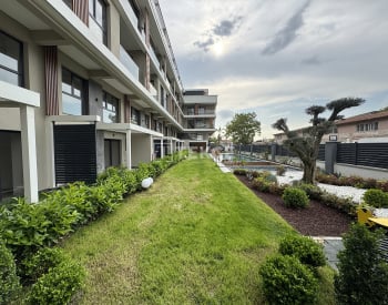 Geräumige Wohnungen In Einer Anlage Mit Pool In Bornova 2