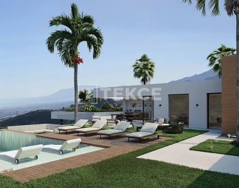 Duplex Detached Villa with Panoramic Sea View in Marbella 1