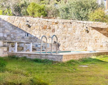 Historic Country House with Pool in İzmir Foça 10