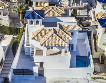 Newly Refurbished Opulent Villa in Alicante La Zenia 4