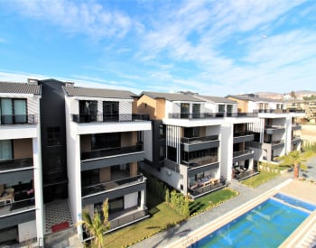 Duplex Properties in a Complex with a Pool in Bursa Gemlik