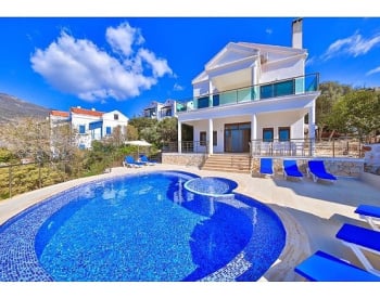 Villa De Lujo Con Vista Al Mar Y A La Isla Con Piscina En Kaş Antalya
