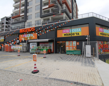 Winkels Met Huurder Aan De Hoofdstraat In Altındağ Ankara