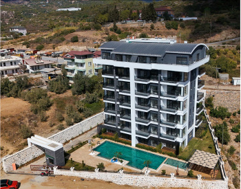 Alanya Demirtaş'ta Şehir ve Doğa Manzaralı Sitede Daireler
