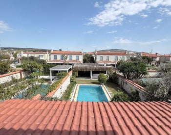 Luxurious Villa with a Private Garden and Pool in İzmir