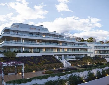 Apartments in Estepona with a Communal Swimming Pool