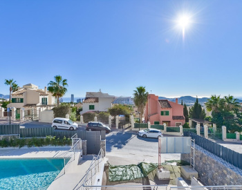 Four Bedroom Ready to Move Villa with Sea Views in Finestrat