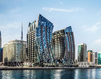 Möblerade Lägenheter På Business Bay Canal I Dubai