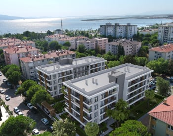 Appartementen In Een Complex Met Een Zwembad In İzmir Karşıyaka