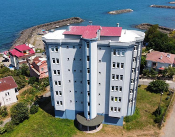 Trabzon'un Batı Yakası Beşikdüzü'nde Deniz İle Çevrili Bina