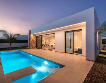 Elegante Vrijstaande Villa's Met Zwembaden In San Pedro 0