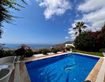 Sea and City-view Villa with Private Pool in Alanya Bektaş