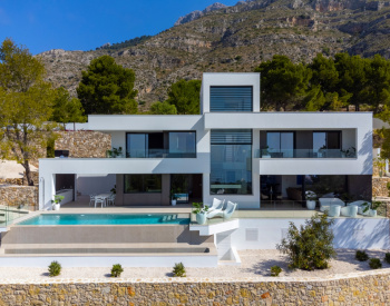 Villa Con Vistas Al Mar En Una Zona Exclusiva De Altea Alicante