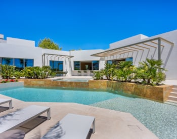 Elegant Southwest Facing Villa in Prestigious Las Colinas Golf 1