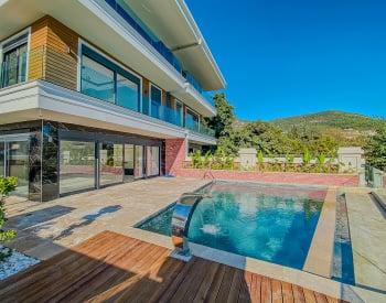 Haus Mit Pool, Garten, Stadt- Und Meerblick In Alanya Antalya