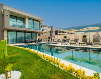 Antalya Kalkan'da Açık ve Kapalı Havuzlu 4+1 Villa