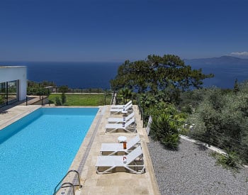 Vrijstaande Villa Met 6 Slaapkamers En Uitzicht Op Zee In Fethiye