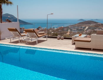 Huset Med Obruten Havsutsikt, Lämplig För Uthyrning I Kalkan