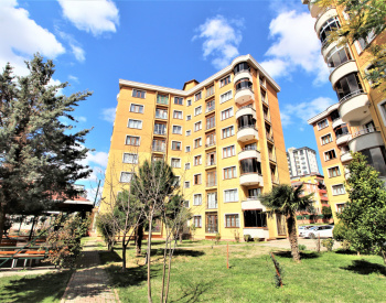 Renovated Apartment in a Complex with Sea Views in Kartal İstanbul