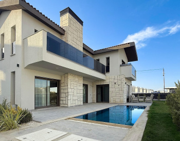 Gloednieuwe Villa's Met Privézwembad En Tuin In Kuşadası
