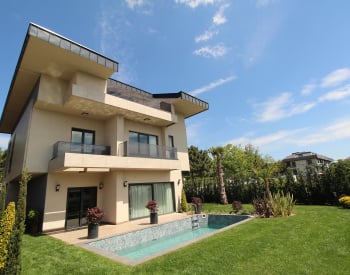 Detached and Semi-detached Villas Near the Beach in İstanbul 1