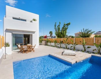 Villa Met Privézwembaden En Tuinen In San Fulgencio, Alicante