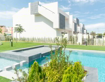 Contemporary Apartments Near Amenities in Los Altos Torrevieja 1