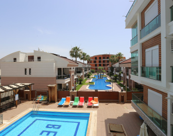 Apartment with Parking Lot in a Complex in Antalya Konyaaltı