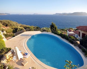 Villa En Pierre Avec Vue Imprenable Sur La Mer À Kalkan, Kaş, Antalya
