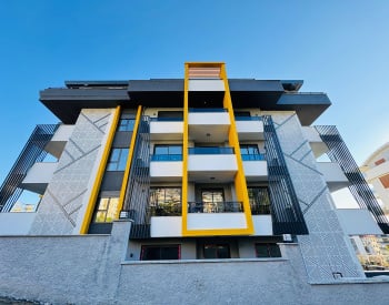Alanya'da Havuzlu Sitede Şehir Manzaralı Satılık Daireler