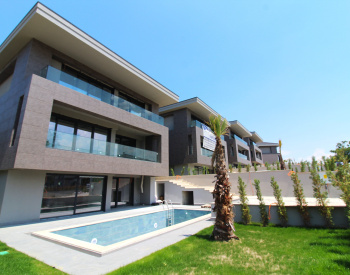 Detached Villas with Private Swimming Pool in Bursa 1