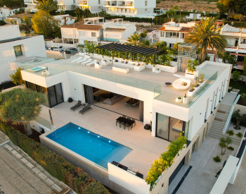 Detached Luxury Villa with a Pool and Sea Views in Alfaz Del Pi