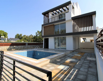 Triplex Villas with Optional Pool Close to the Sea in Girne