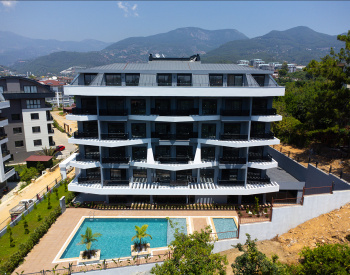 Alanya Oba'da Doğa Manzaralı Havuzlu Sitede Satılık Daireler