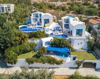 位于安塔利亚卡尔坎( Kalkan)的 3 栋海景别墅