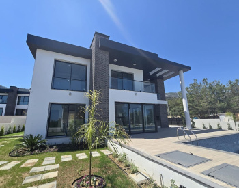 Freistehende Villen Mit Unverbautem Meer Und Bergblick In Girne