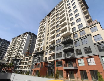 Flats with Swimming Pool in Istanbul Beylikduzu 1